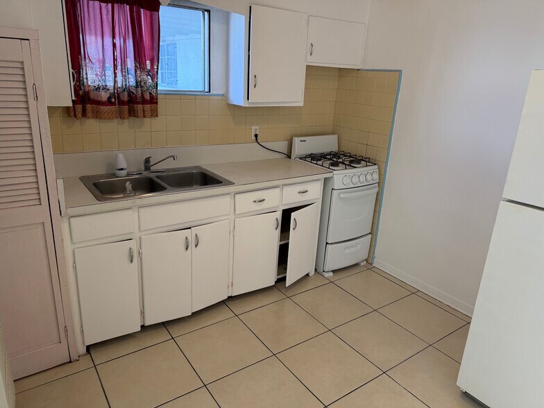 Building Photo - 7772 Ranchland Dr