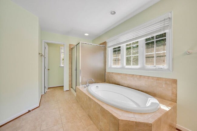 Building Photo - Spacious 5 Bedroom Home in Moseley – $3,800/mo
