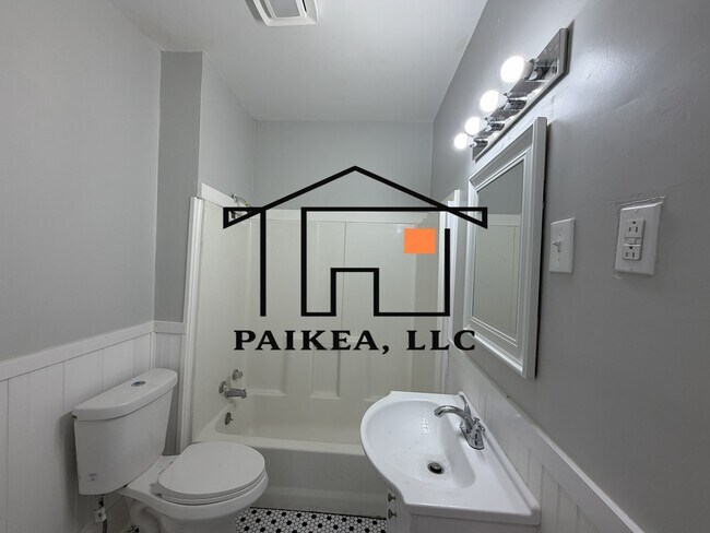 Building Photo - 2915 Burroughs St