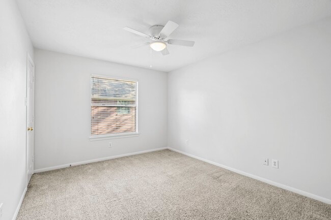 Building Photo - 4034 Harwood Dr