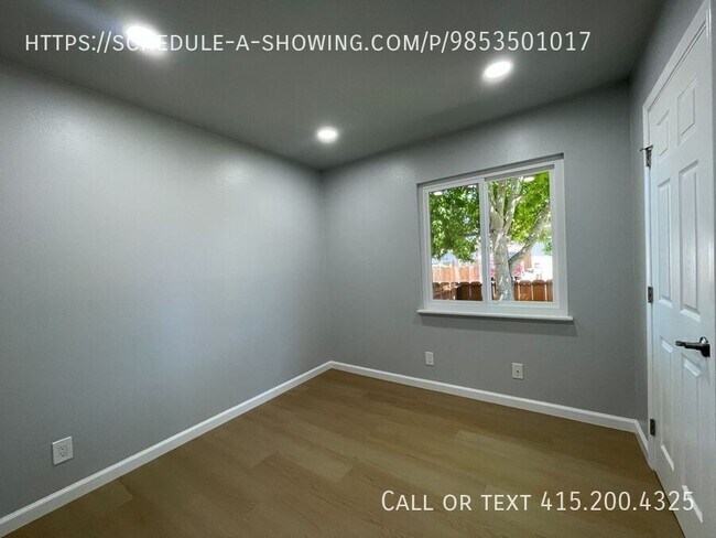 Building Photo - 831 Sinex Ave