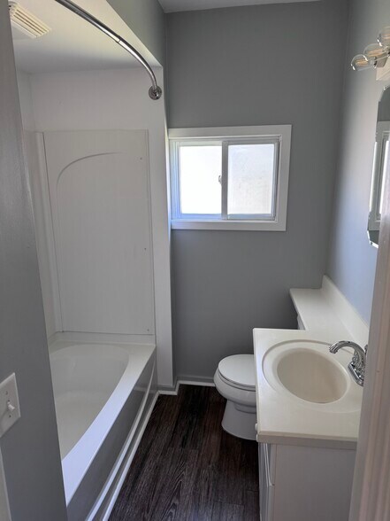Building Photo - 115 Wamplers Ct