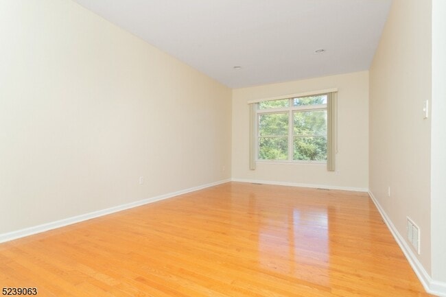 Building Photo - 572 Old Dover Rd