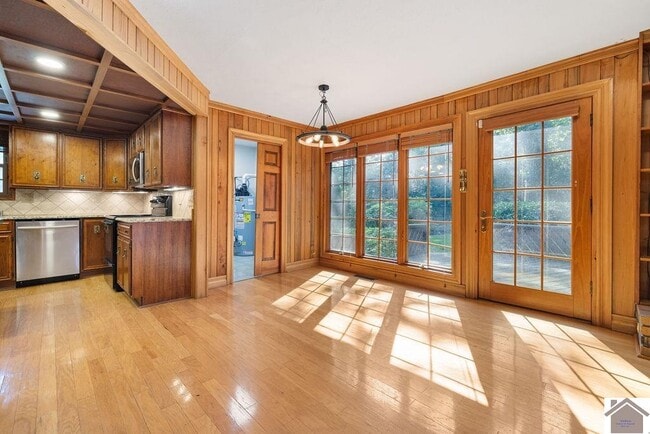 Building Photo - 51 Martin Cir