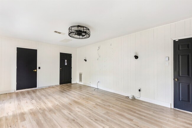 Building Photo - 3602 Ridgeview Dr