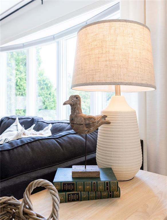 Building Photo - 11 N Hillview Dr