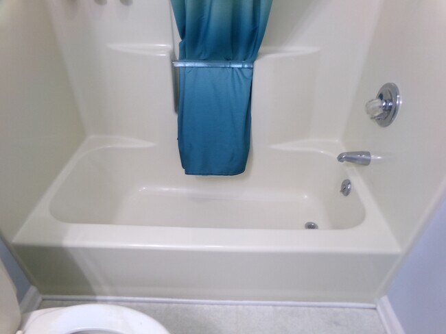 Building Photo - 4262 Pinehurst Cir