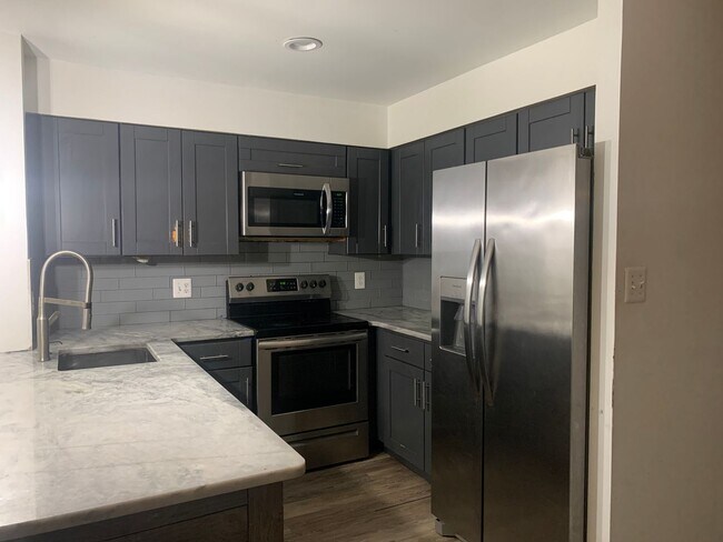 Building Photo - 2-Bedroom, 2-Bath Condo for Rent