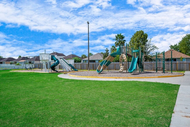 Building Photo - 2114 St Lucia Calle