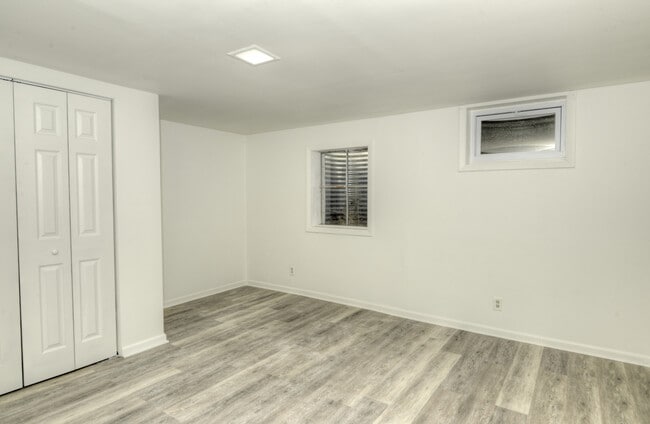 Building Photo - 2309 Sudbury Ln