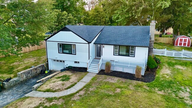 Primary Photo - 1225 Cutspring Rd