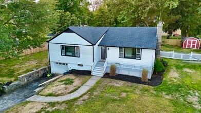 Building Photo - 1225 Cutspring Rd