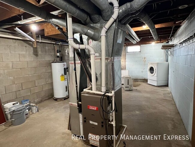 Building Photo - Charming Updated Home with Garage