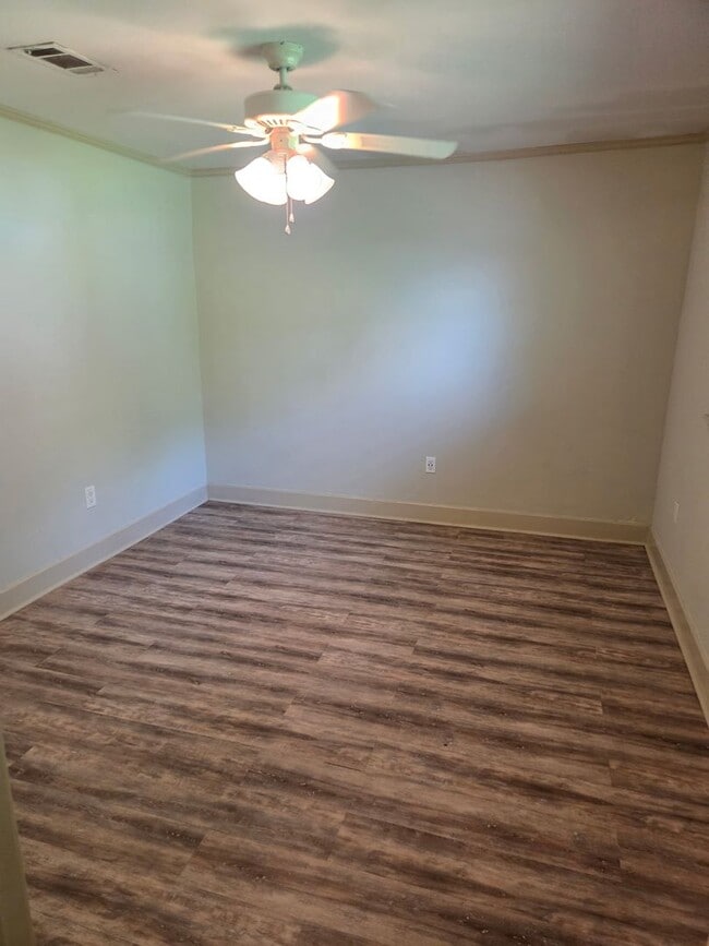 Building Photo - 1757 Southland Ct