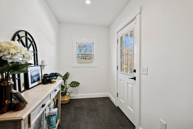 Building Photo - 9 Park St