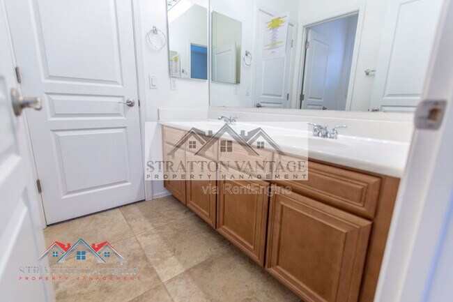 Building Photo - 11527 East Starkey Avenue