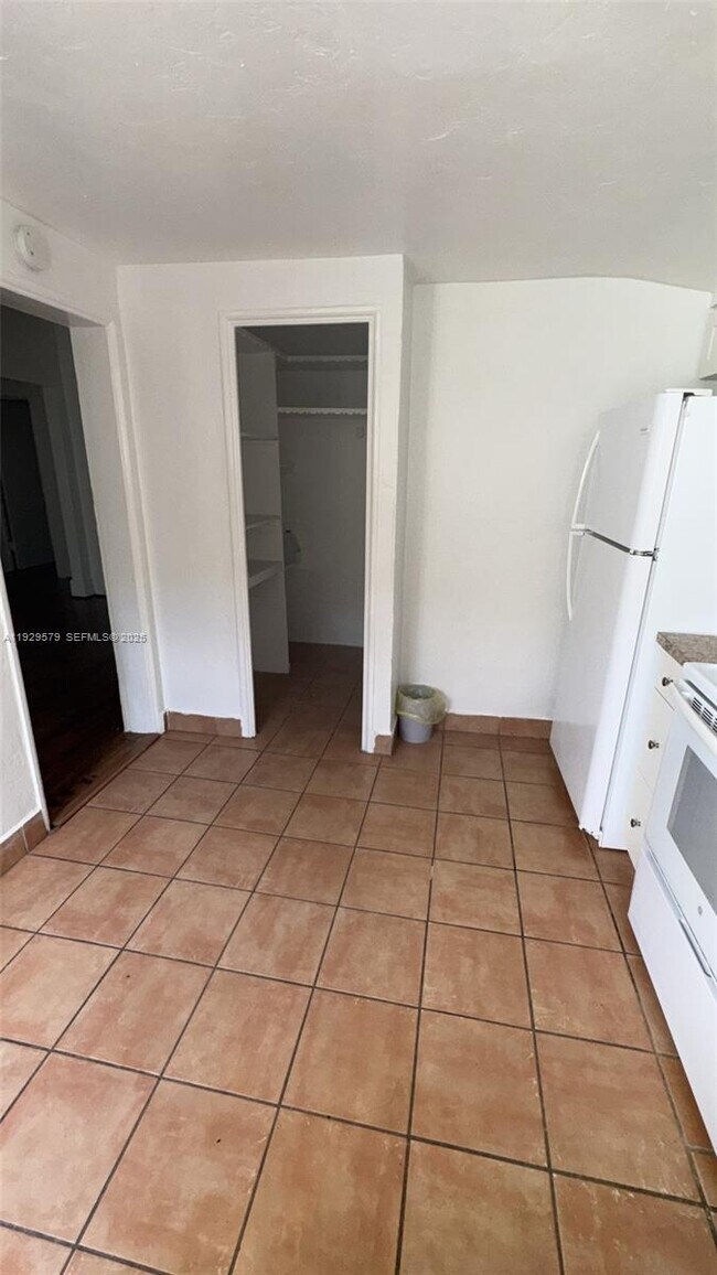 Building Photo - 2430 SW 25th Ter