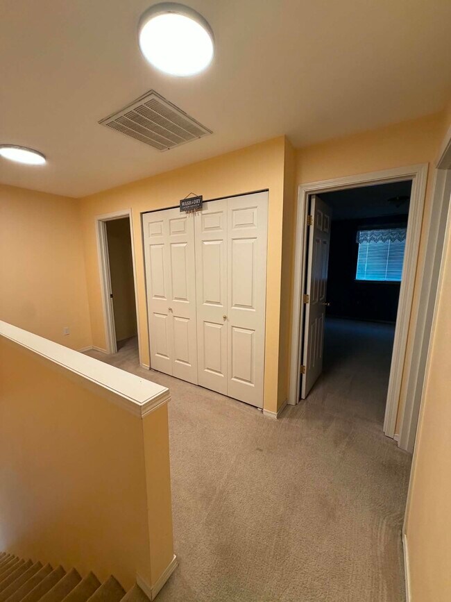 Building Photo - 6634 Millstone Ln SE