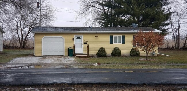 Primary Photo - 1221 Garden Ln