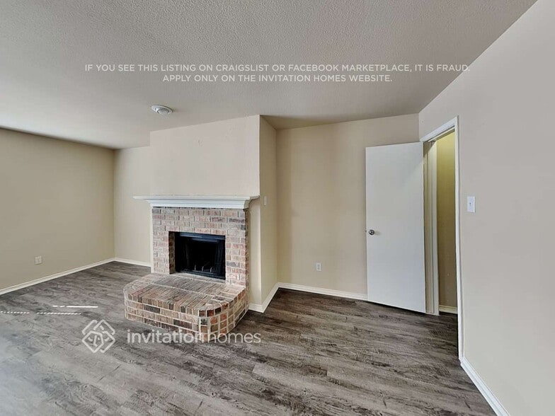 Building Photo - 5028 Raymond Dr