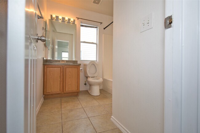 Building Photo - 18851 Sandelford Dr