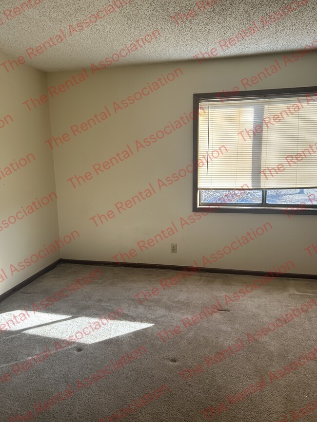 Building Photo - 137 Jennifer Ln