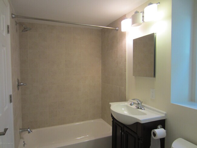 Building Photo - 22 Lasatta Ave