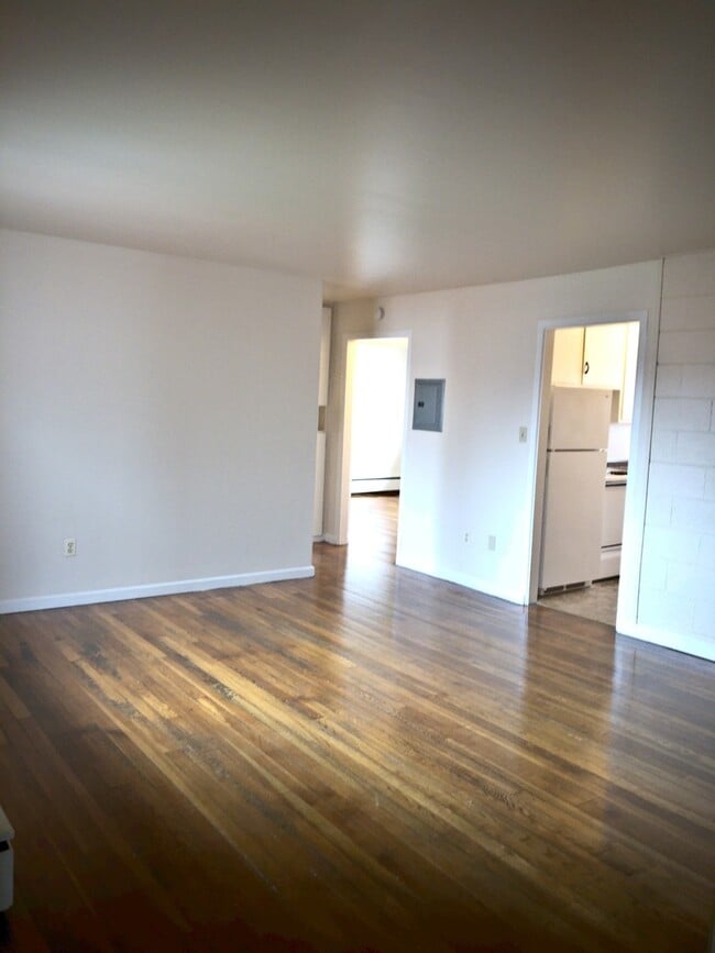 Interior Photo - 50 - SAXONY COURT APARTMENTS