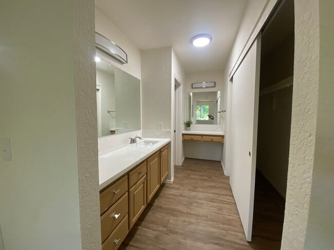 Building Photo - Rancho Cucamonga Two Bedroom Condo