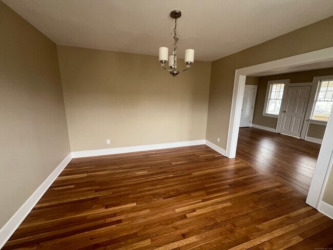 Building Photo - 389 Hawley Ave