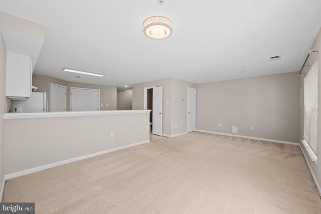 Building Photo - 23404 Rainbow Arch Dr