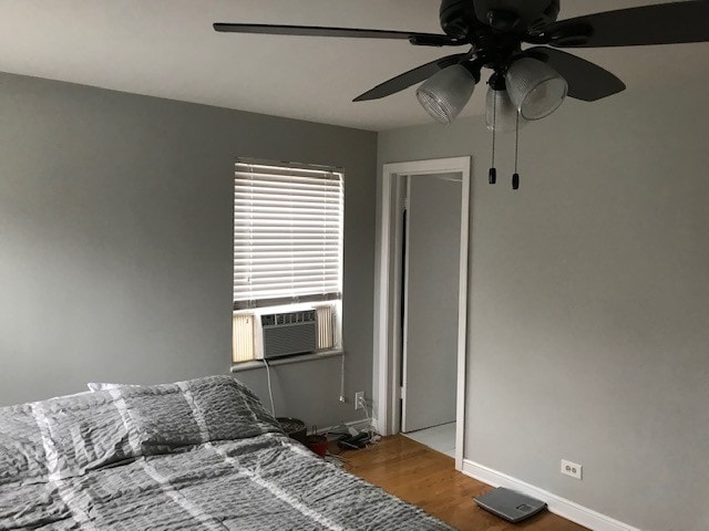 master bedroom - 435 N Oak Park Ave