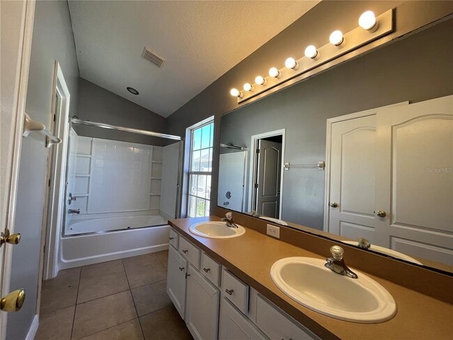 Building Photo - 7125 Red Lantern Dr