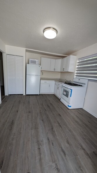 Living area - 11430 SW 191st Ter