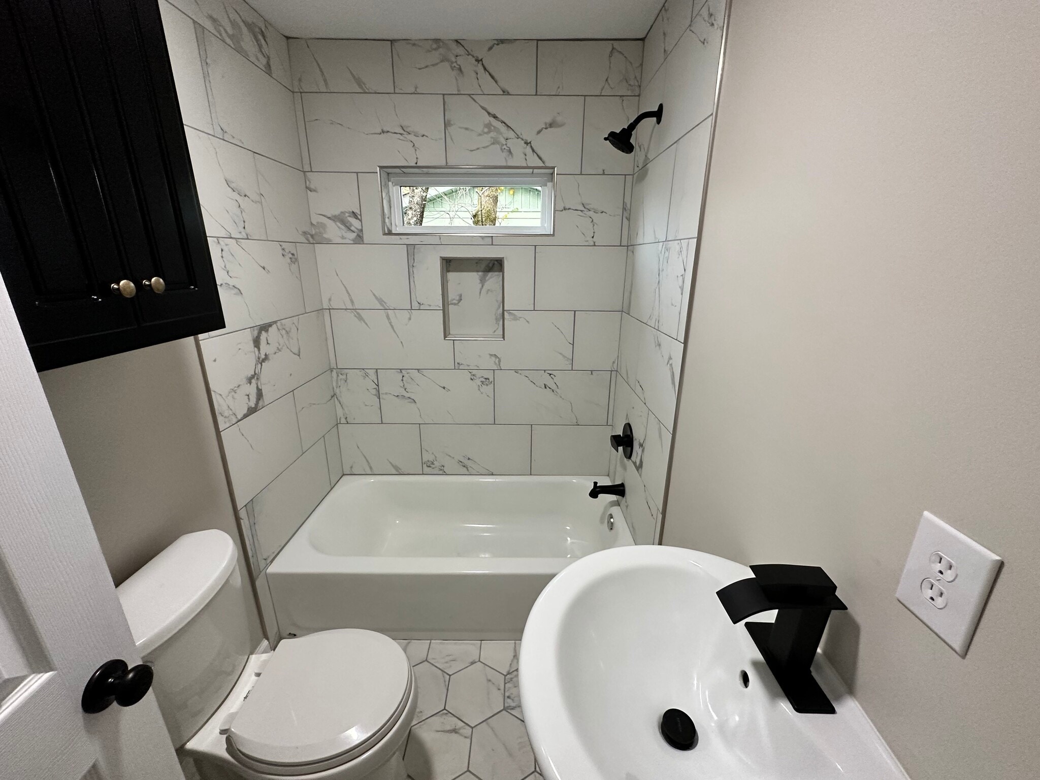 Building Photo - 406 Phillips Ave