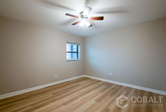 Building Photo - 886 St Charles Ave NE