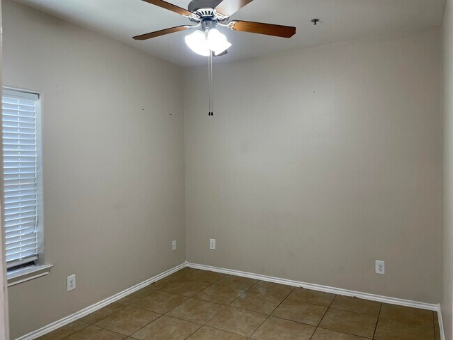 Building Photo - 5402 Marcella Ave