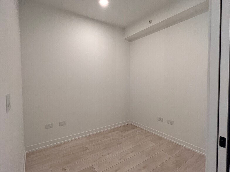 Den/ Jr Bedroom - 330 W Grand Ave