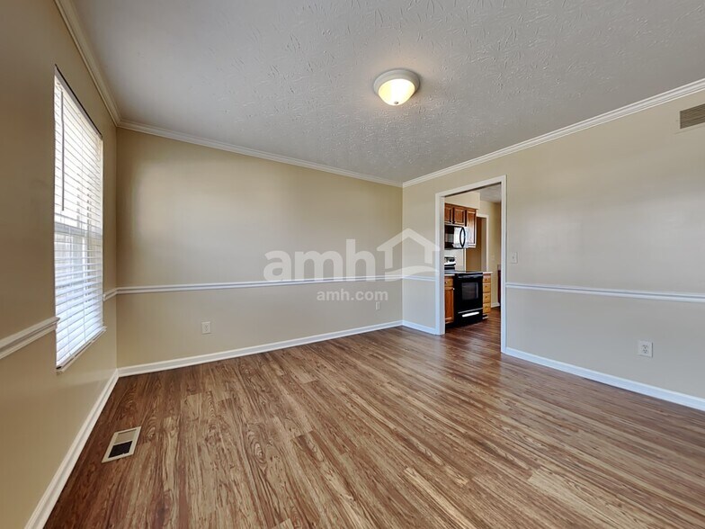 Building Photo - 7011 Medford Ct