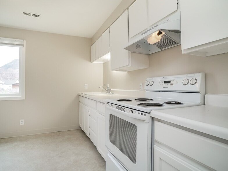Building Photo - 938 23rd St