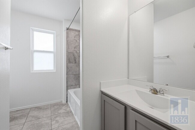 Building Photo - 15213 Spruce Frost Cv