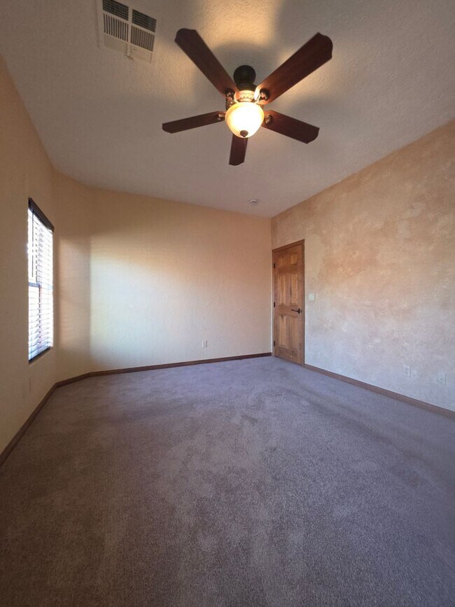 Building Photo - 8152 Eagledancer Ave
