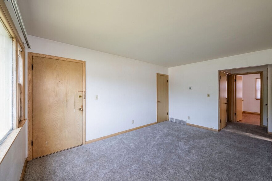 Building Photo - 7210 W Oklahoma Ave