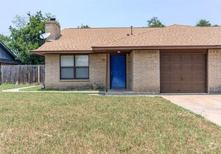 Building Photo - 904 Country Aire Dr