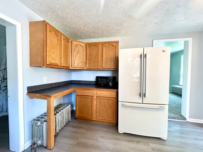 Building Photo - Spacious 4-Bedroom Home Near College Hill & Highland Park