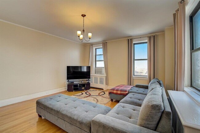 Building Photo - 2600 John F. Kennedy Blvd