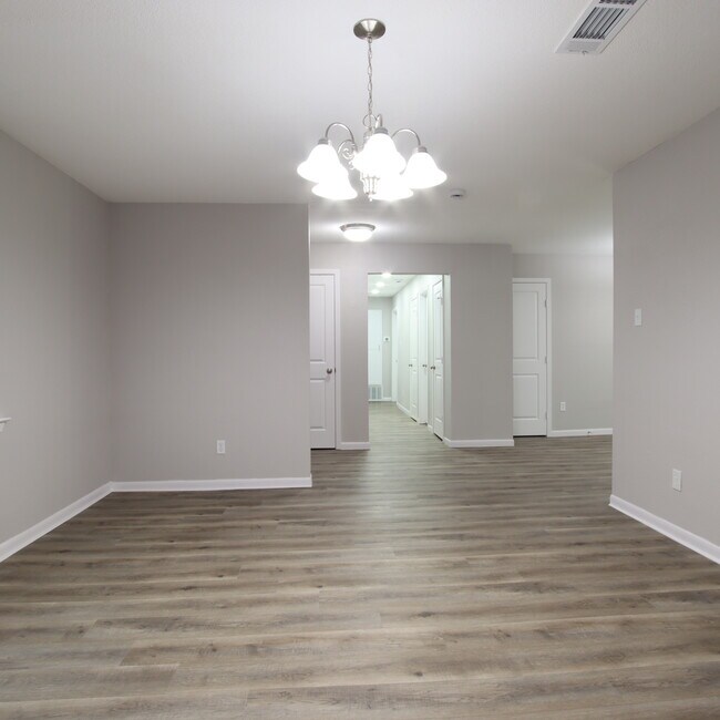 Building Photo - 3629 Venice Dr