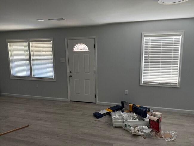 Building Photo - 638 Cashew St