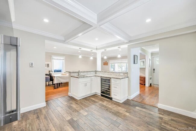 Building Photo - 2327 Cleveland St