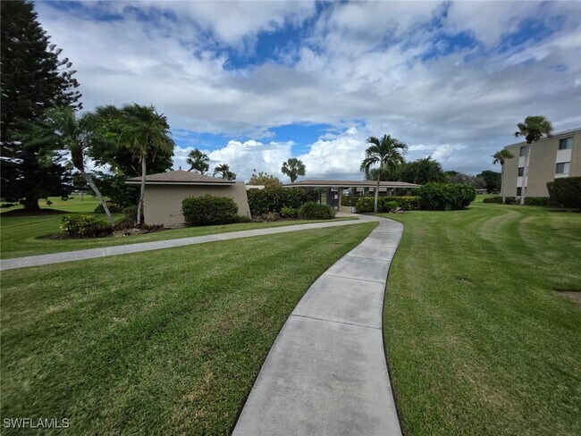 Building Photo - 3655 Boca Ciega Dr